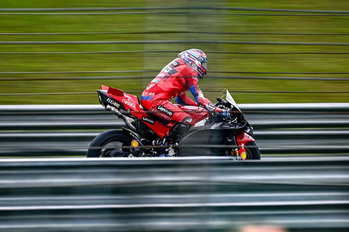 MotoGP 2023. Primo giorno dei test di Sepang: Yamaha prima con Cal Crutchlow! [GALLERY] (13)