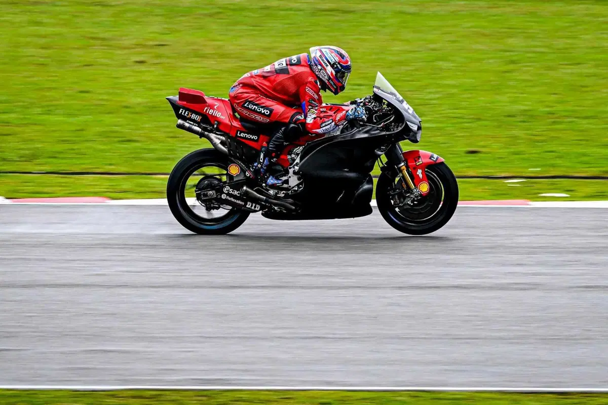 MotoGP 2023. Primo giorno dei test di Sepang: Yamaha prima con Cal Crutchlow! [GALLERY] (14)