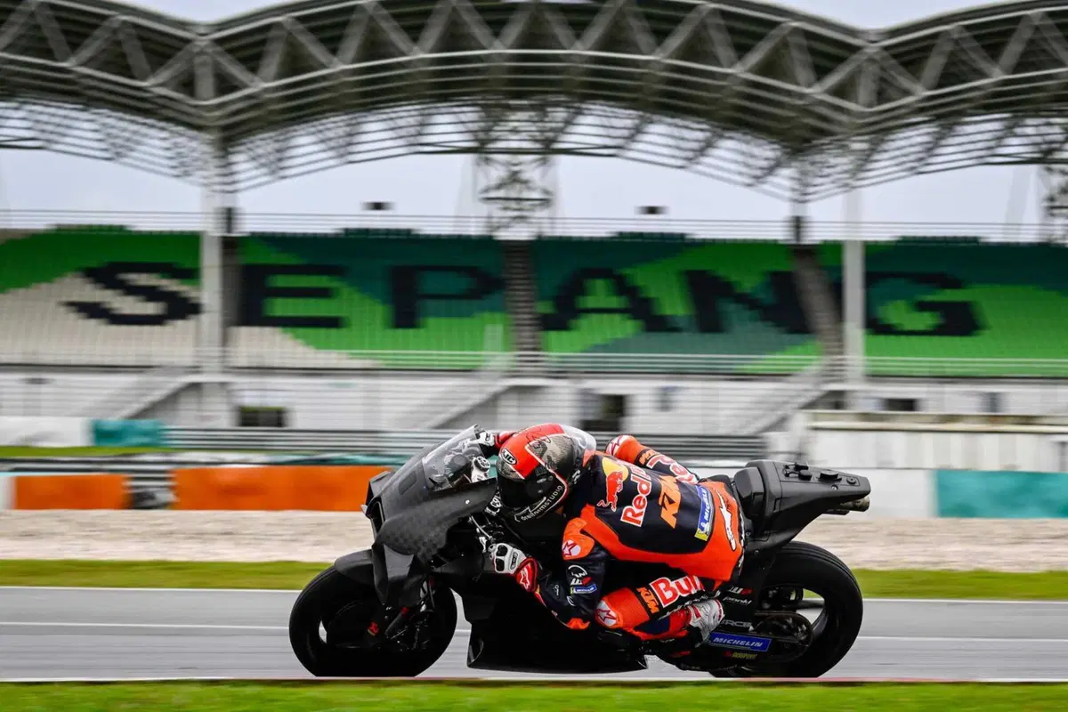 MotoGP 2023. Primo giorno dei test di Sepang: Yamaha prima con Cal Crutchlow! [GALLERY] (24)