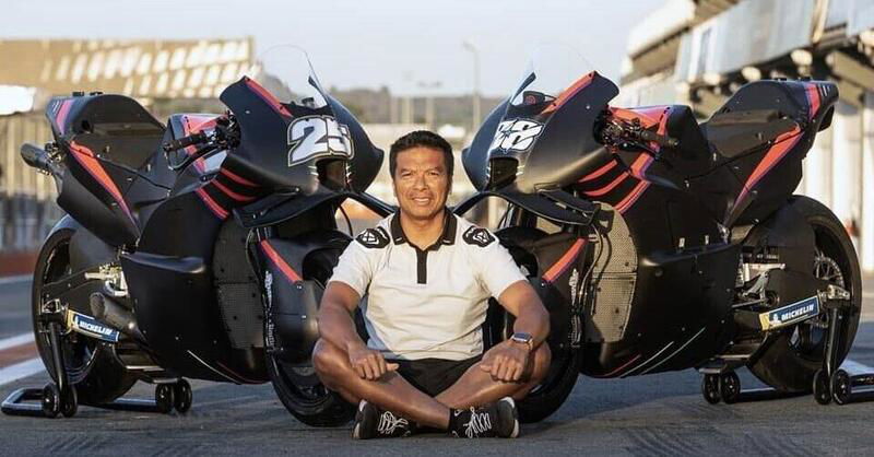 MotoGP 2023. Razlan Razali si toglie qualche sassolino dalle scarpe: &quot;Nei box nessun muro tra RFN e Aprilia...&quot;