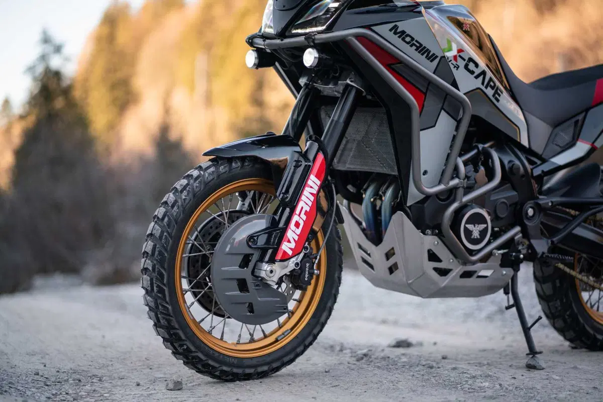 La Morini X-CAPE ADV-R in gara alla Bassella Race con Oriol Mena (2)