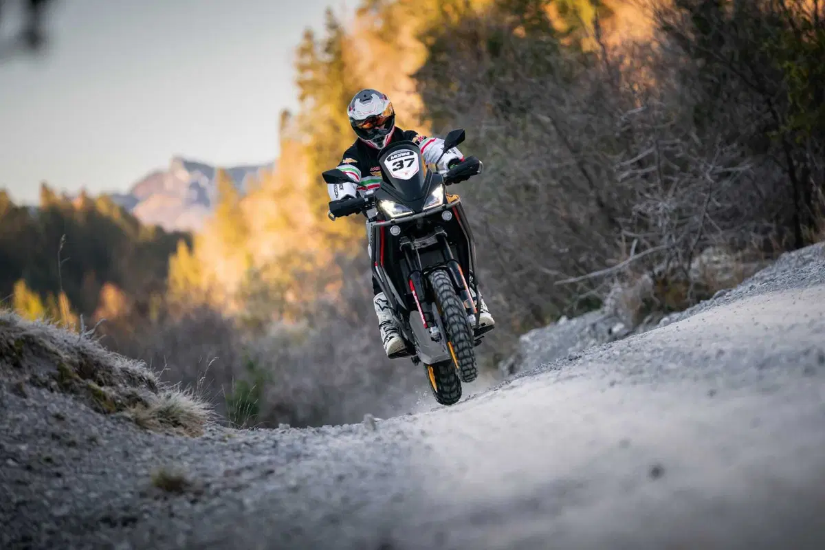 La Morini X-CAPE ADV-R in gara alla Bassella Race con Oriol Mena (8)