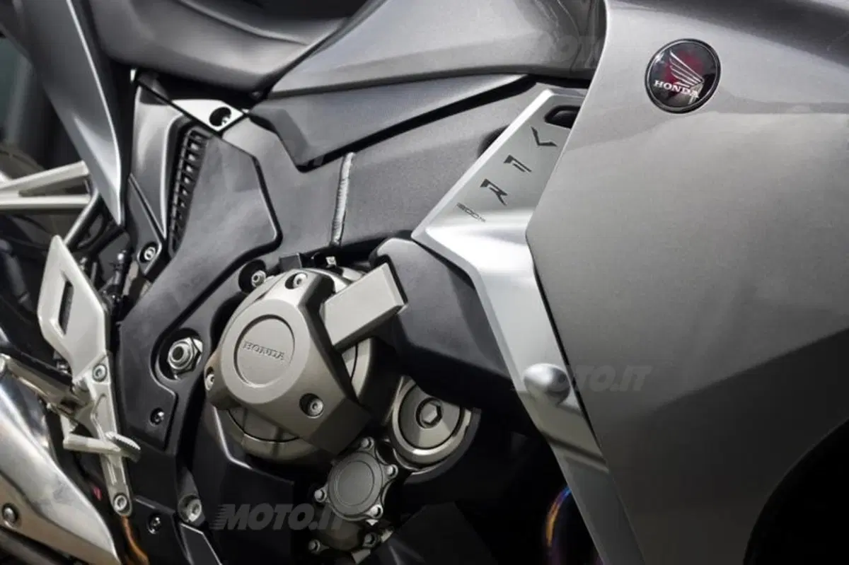 Honda VFR 1200 F VFR 1200 F DCT ABS (2010 - 16) (9)