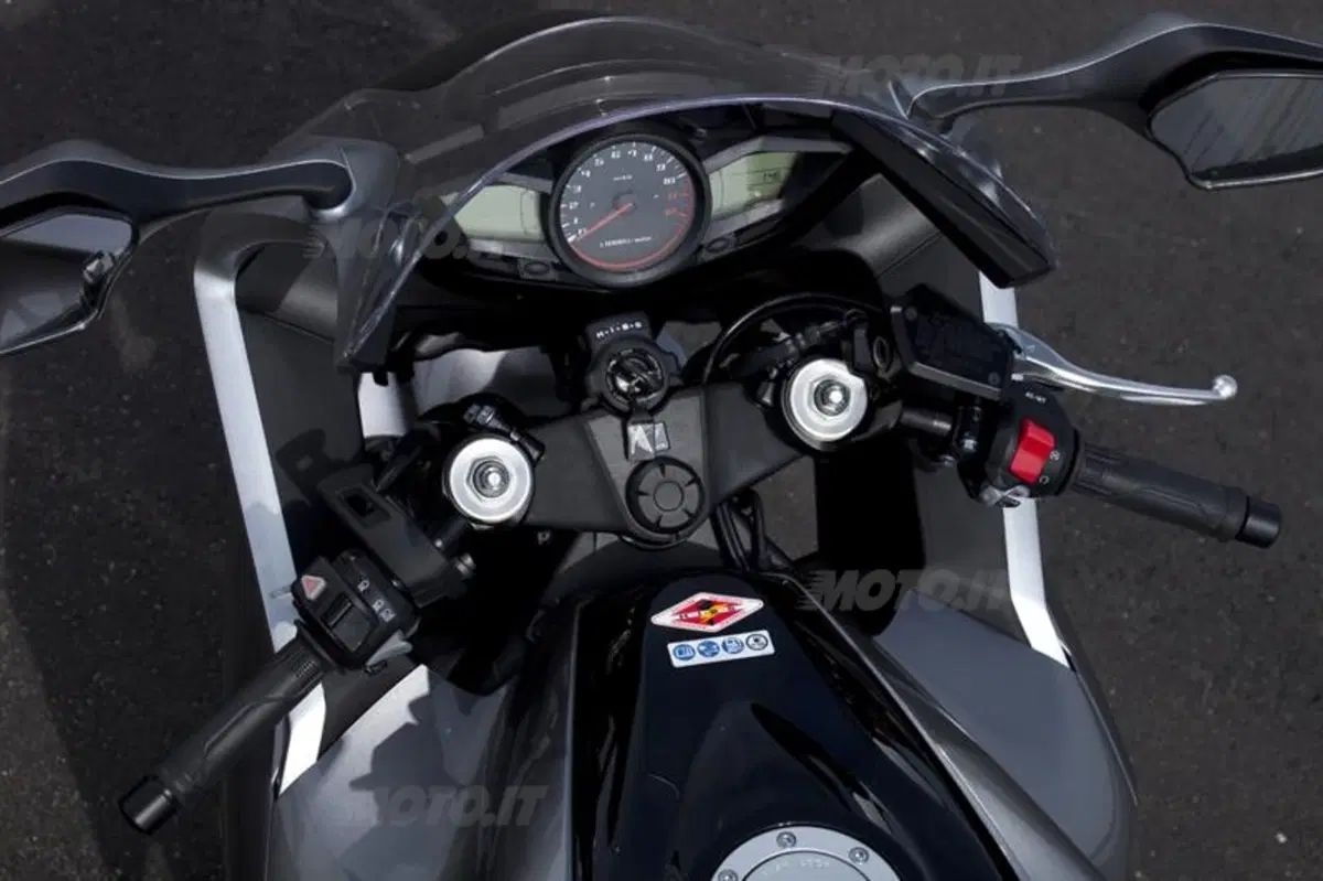 Honda VFR 1200 F VFR 1200 F DCT ABS (2010 - 16) (12)