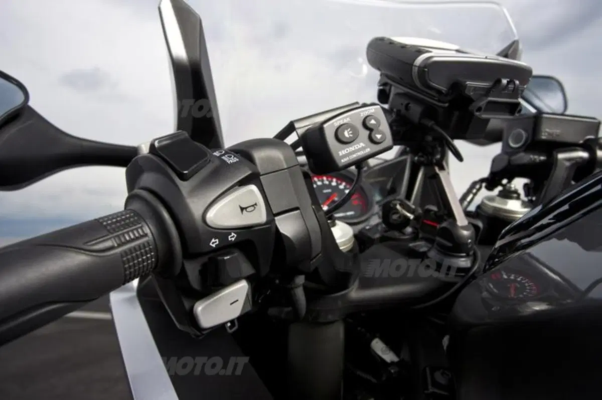 Honda VFR 1200 F VFR 1200 F DCT ABS (2010 - 16) (25)
