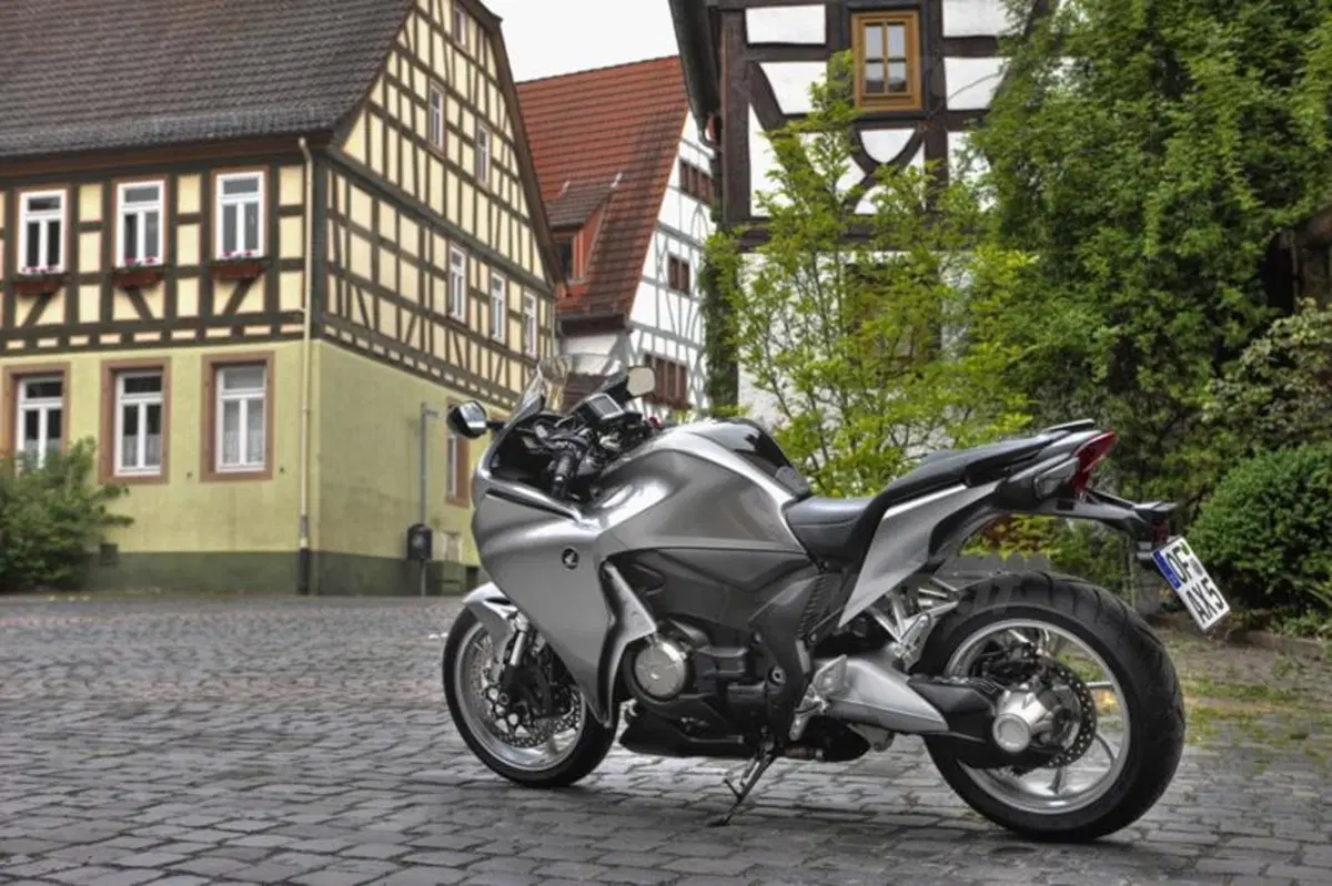 Honda VFR 1200 F VFR 1200 F DCT ABS (2010 - 16) (26)