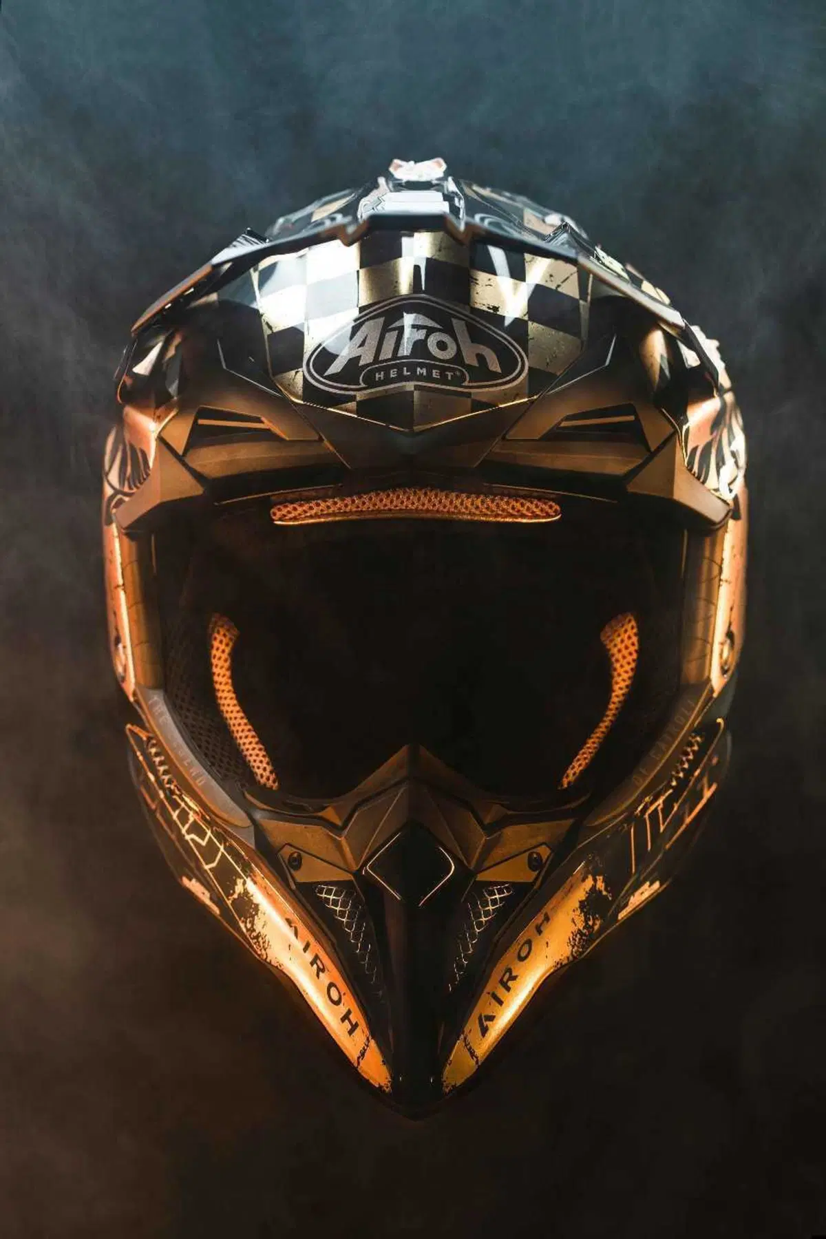 AIROH Aviator 3 Legend, l'edizione speciale ispirata alla carriera di Tony Cairoli (3)