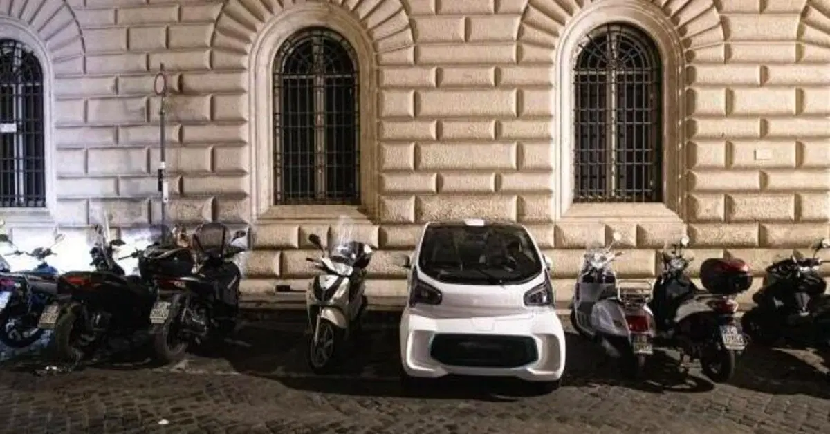 Niente pi&ugrave; Microcar nei parcheggi per le due ruote. La cassazione: "Quei posti sono per gli scooter"