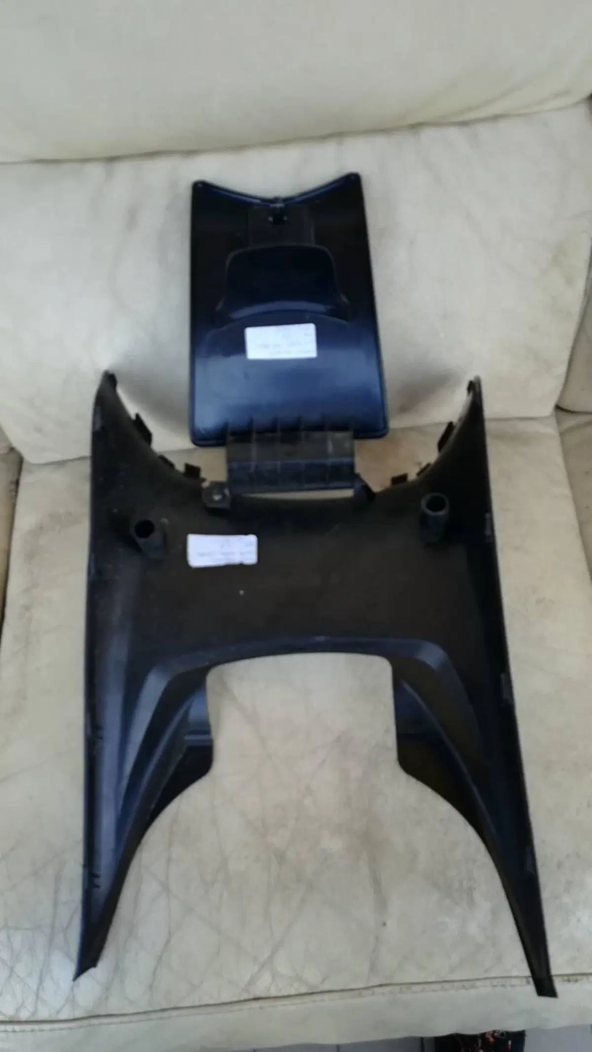 Plastica tunnel centrale Footboard center cover Ky Kymco (2)
