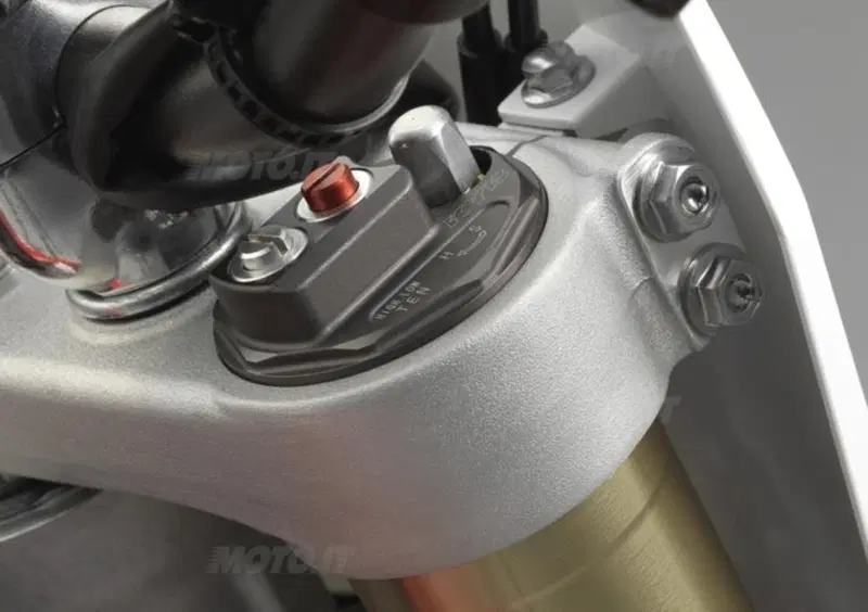 Honda CRF 250R CRF 250RF (2015) (8)