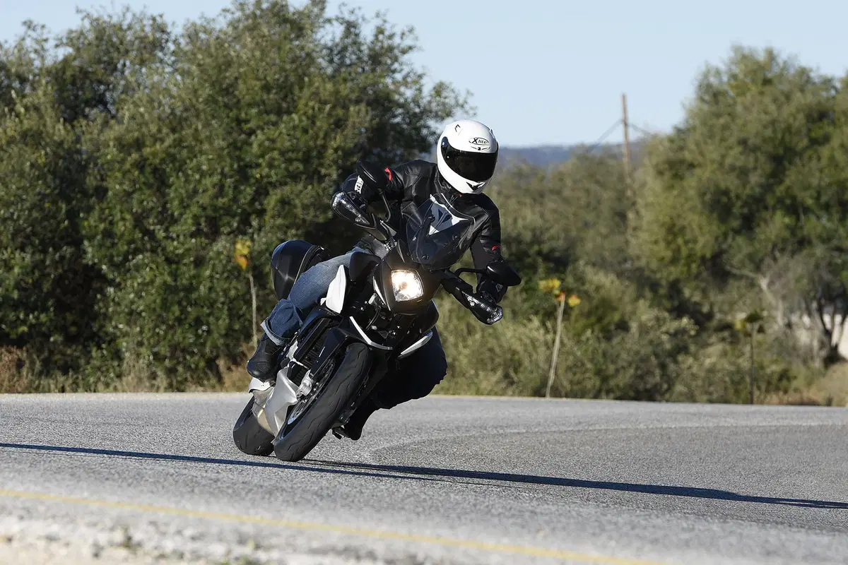 MV Agusta Stradale 800 (5)