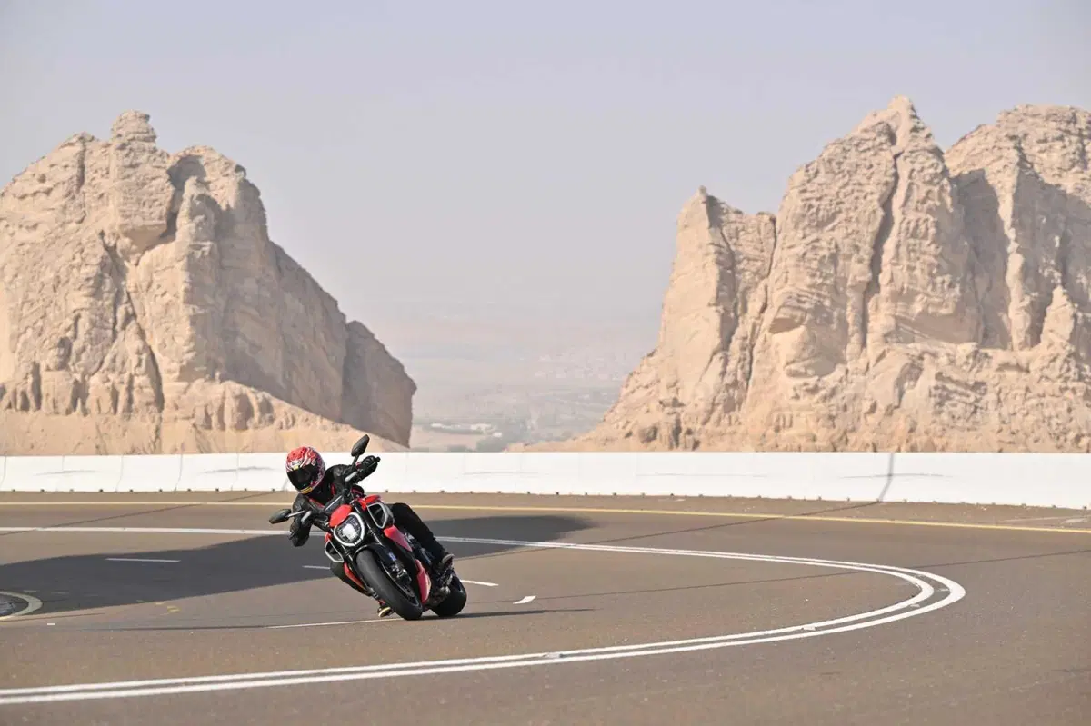 Ducati Diavel V4: la cruiser che voleva nascere sportiva (9)