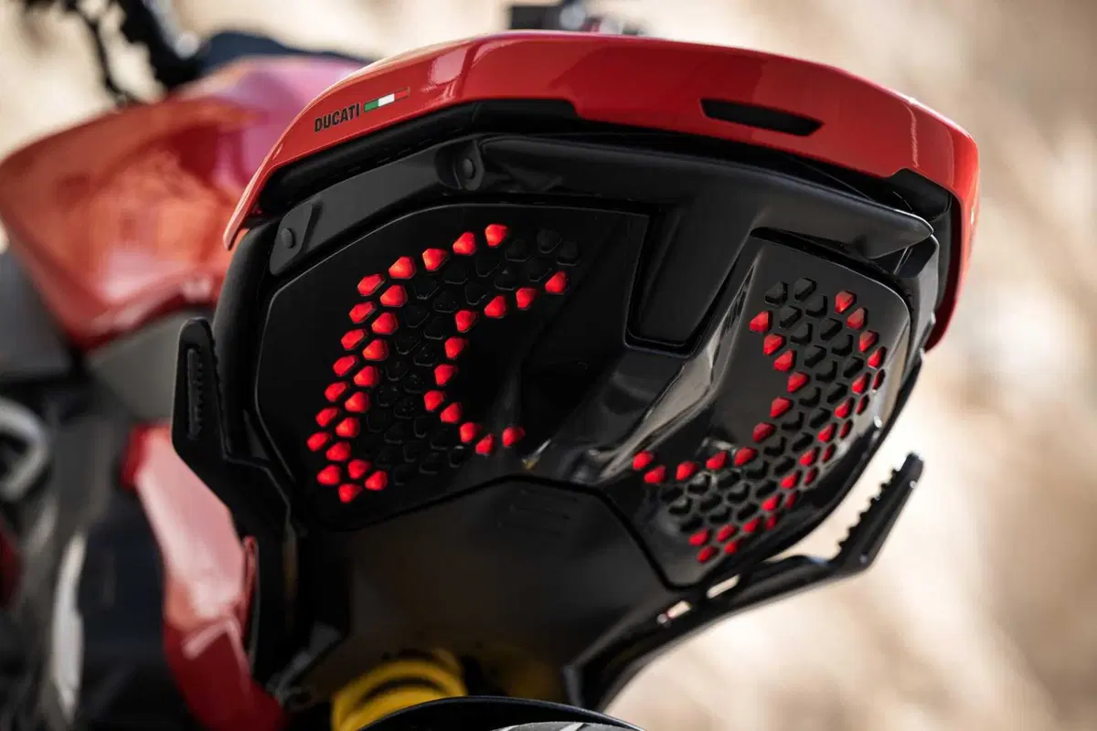 Ducati Diavel V4: la cruiser che voleva nascere sportiva (18)