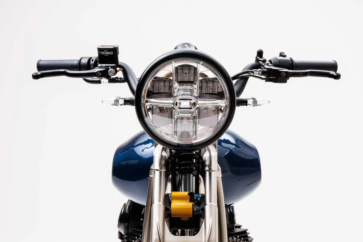 Praga ZS 800: 28 esemplari esclusivi per la special da 142 kg (5)