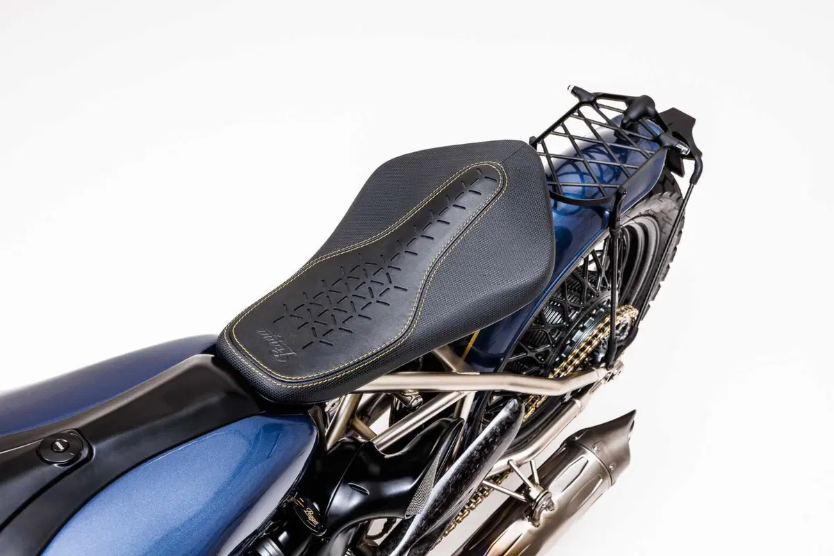 Praga ZS 800: 28 esemplari esclusivi per la special da 142 kg (6)