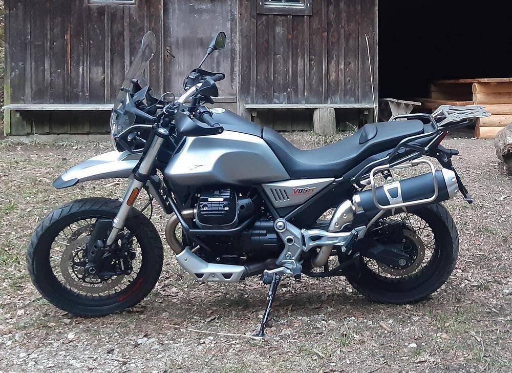 Moto Guzzi V85 TT (2021 - 23)