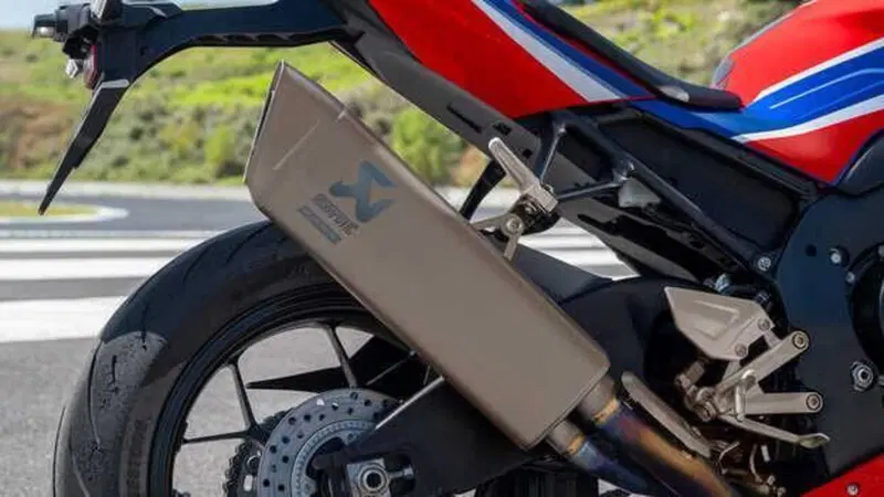 Honda CBR 1000 RR-R Fireblade (2022 - 23) (4)