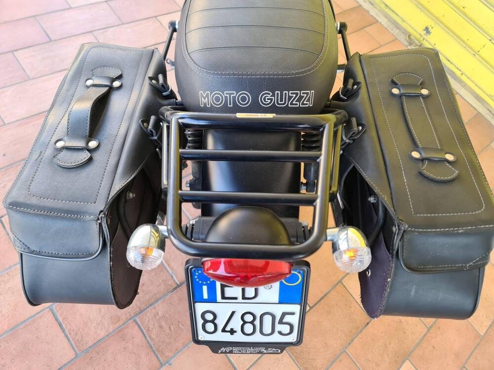 Moto Guzzi V7 II Stone (2015 - 17) (5)