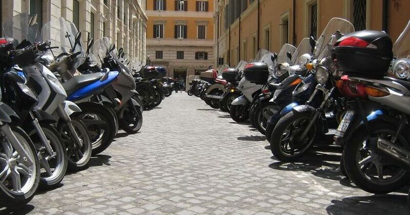 Milano, lo scooter sharing prima di Expo 2015