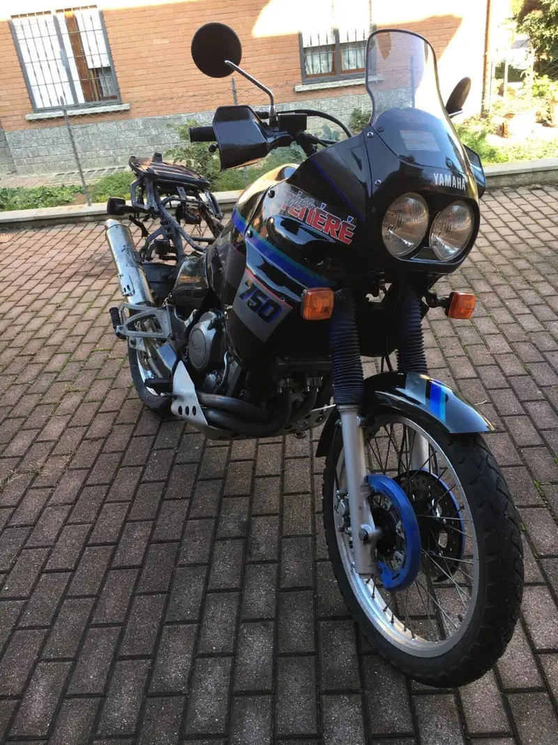 Yamaha XTZ 750 (6)