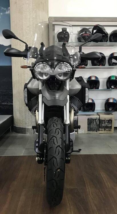 Moto Guzzi V85 TT Travel (2021 - 23) (3)