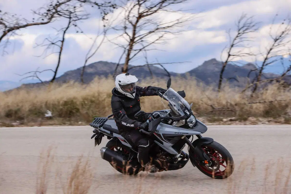Test Suzuki V-Strom 1050 e 1050 DE: ora c’è anche il 21 pollici. Il fuoristrada è servito! [VIDEO e GALLERY] (21)