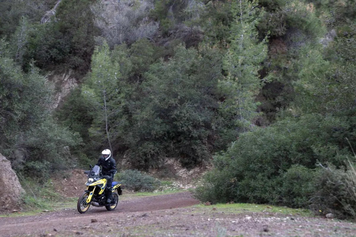 Test Suzuki V-Strom 1050 e 1050 DE: ora c’è anche il 21 pollici. Il fuoristrada è servito! [VIDEO e GALLERY] (51)
