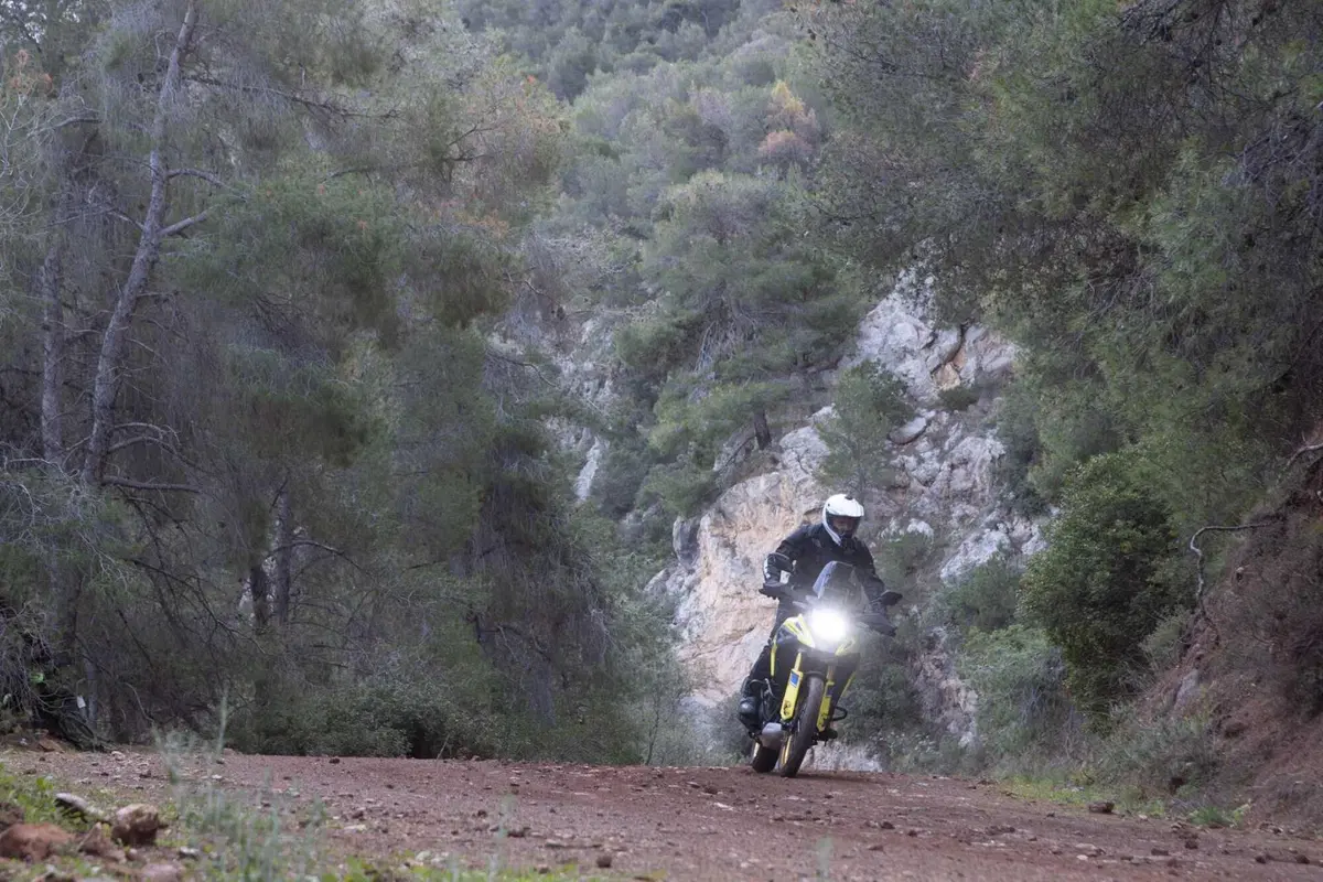 Test Suzuki V-Strom 1050 e 1050 DE: ora c’è anche il 21 pollici. Il fuoristrada è servito! [VIDEO e GALLERY] (54)