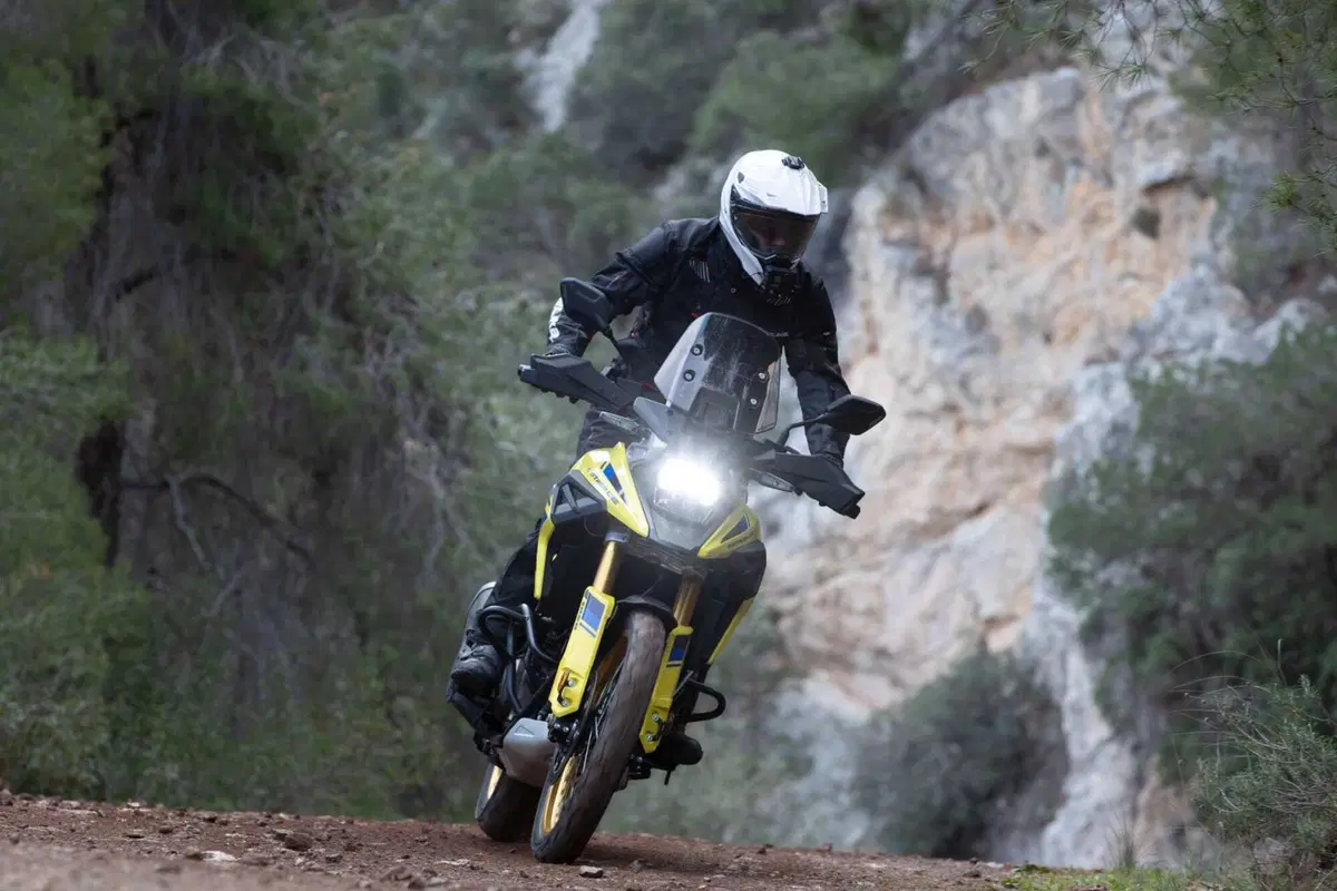 Test Suzuki V-Strom 1050 e 1050 DE: ora c’è anche il 21 pollici. Il fuoristrada è servito! [VIDEO e GALLERY] (61)