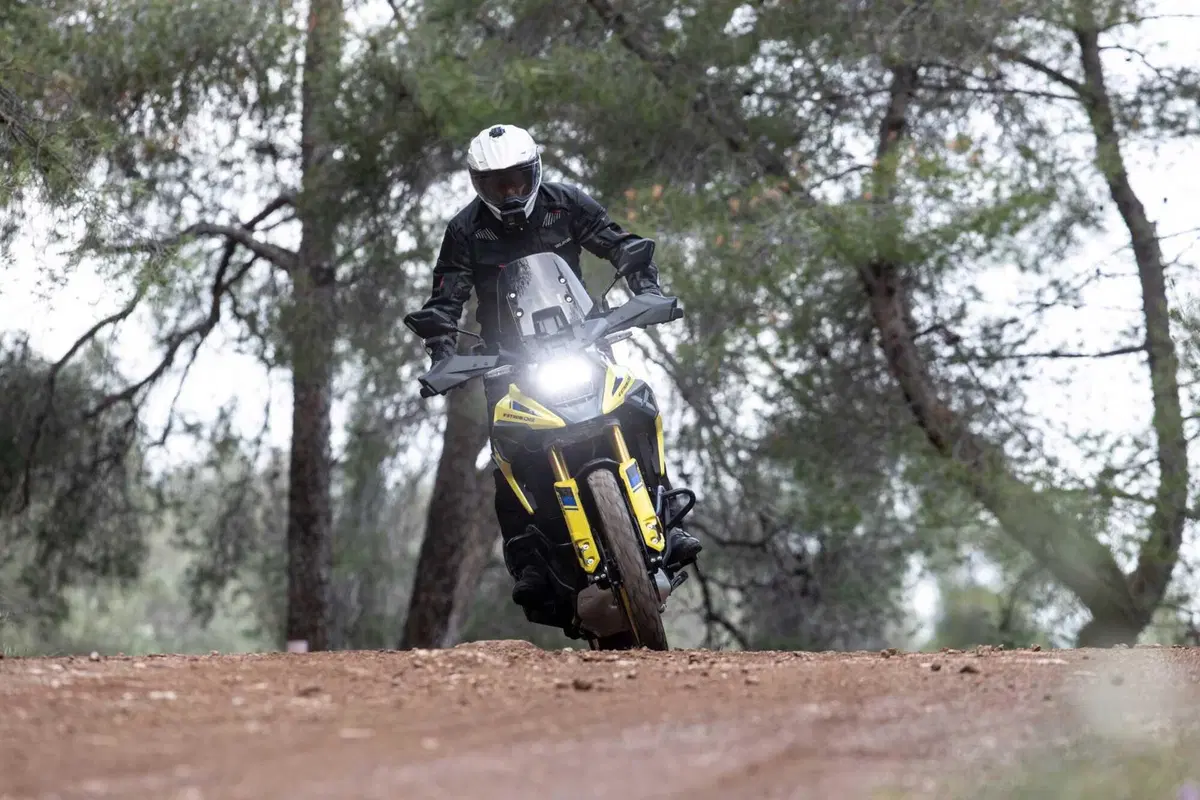 Test Suzuki V-Strom 1050 e 1050 DE: ora c’è anche il 21 pollici. Il fuoristrada è servito! [VIDEO e GALLERY] (63)