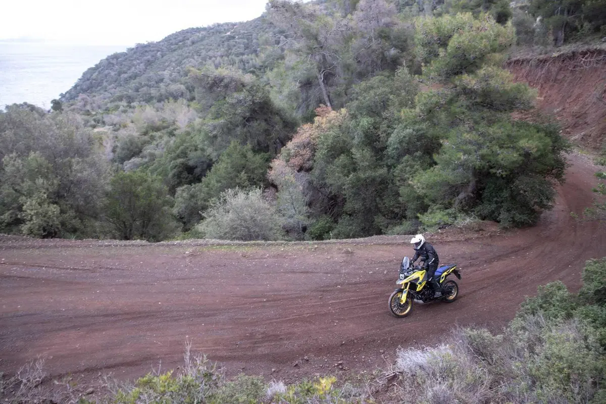 Test Suzuki V-Strom 1050 e 1050 DE: ora c’è anche il 21 pollici. Il fuoristrada è servito! [VIDEO e GALLERY] (67)
