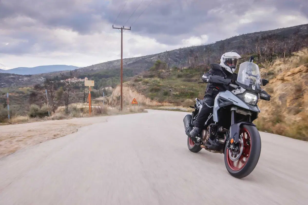 Test Suzuki V-Strom 1050 e 1050 DE: ora c’è anche il 21 pollici. Il fuoristrada è servito! [VIDEO e GALLERY] (21)