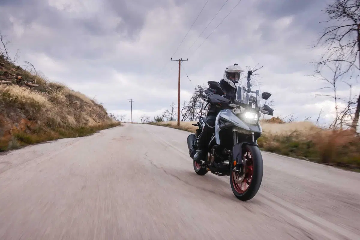 Test Suzuki V-Strom 1050 e 1050 DE: ora c’è anche il 21 pollici. Il fuoristrada è servito! [VIDEO e GALLERY] (36)