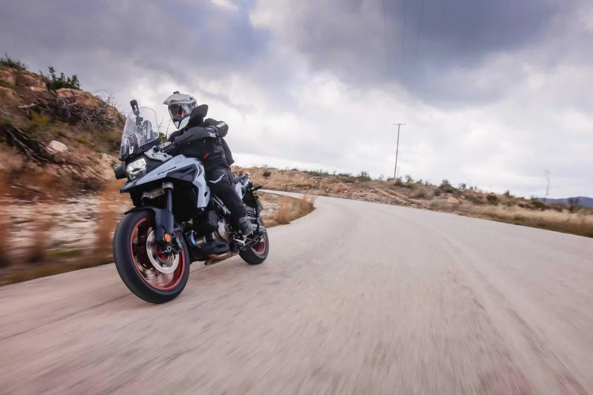 Test Suzuki V-Strom 1050 e 1050 DE: ora c’è anche il 21 pollici. Il fuoristrada è servito! [VIDEO e GALLERY] (38)