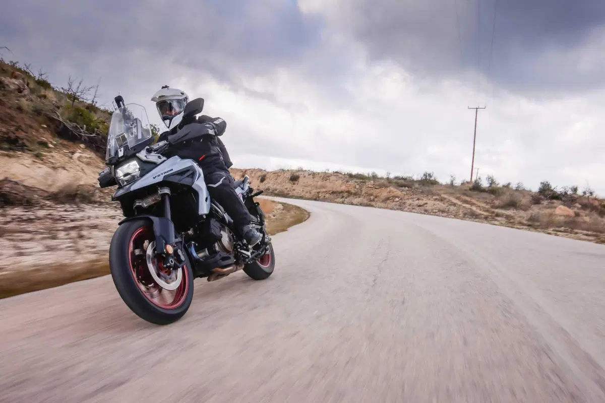 Test Suzuki V-Strom 1050 e 1050 DE: ora c’è anche il 21 pollici. Il fuoristrada è servito! [VIDEO e GALLERY] (41)