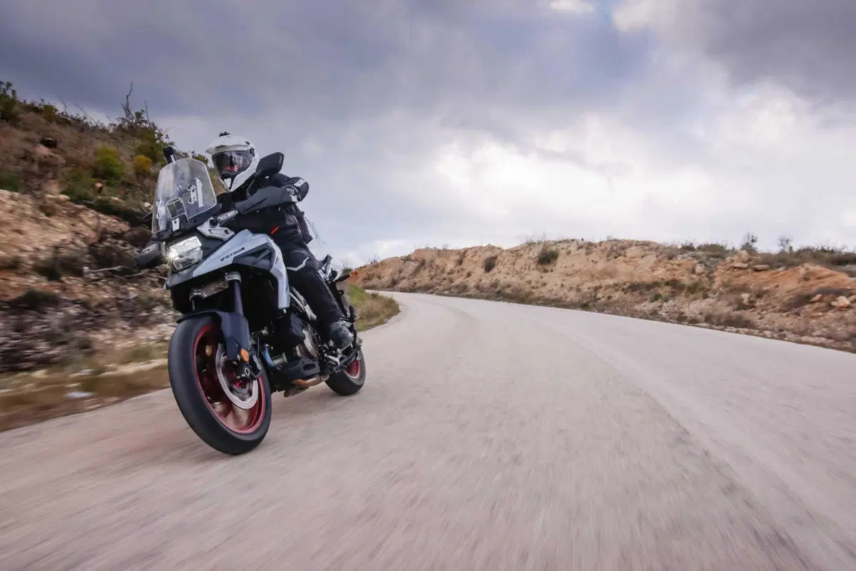 Test Suzuki V-Strom 1050 e 1050 DE: ora c’è anche il 21 pollici. Il fuoristrada è servito! [VIDEO e GALLERY] (46)