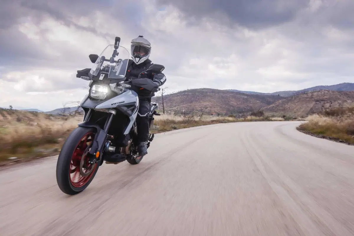 Test Suzuki V-Strom 1050 e 1050 DE: ora c’è anche il 21 pollici. Il fuoristrada è servito! [VIDEO e GALLERY] (49)