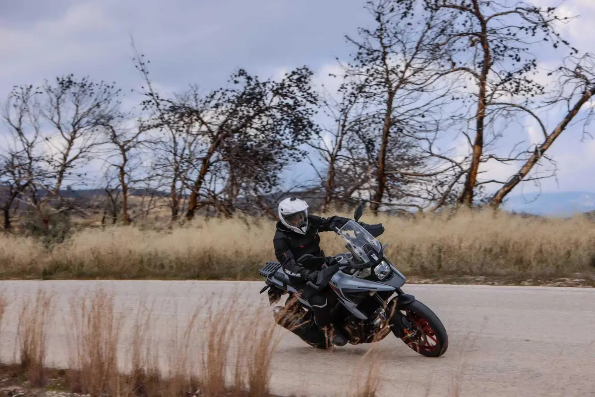 Test Suzuki V-Strom 1050 e 1050 DE: ora c’è anche il 21 pollici. Il fuoristrada è servito! [VIDEO e GALLERY] (55)