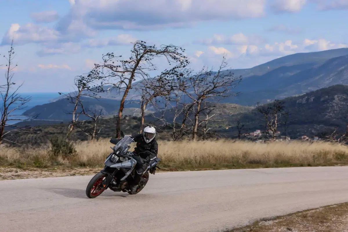Test Suzuki V-Strom 1050 e 1050 DE: ora c’è anche il 21 pollici. Il fuoristrada è servito! [VIDEO e GALLERY] (62)
