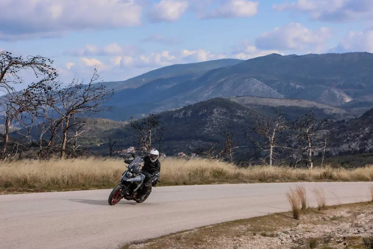 Test Suzuki V-Strom 1050 e 1050 DE: ora c’è anche il 21 pollici. Il fuoristrada è servito! [VIDEO e GALLERY] (64)