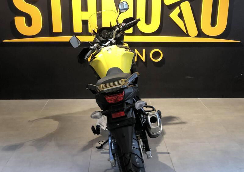 Vendo Suzuki V-Strom 650XT Explorer (2022 - 24) nuova a Milano (codice  9118159) 