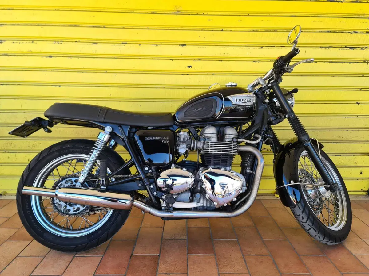Triumph Bonneville T100 (2001 - 07)