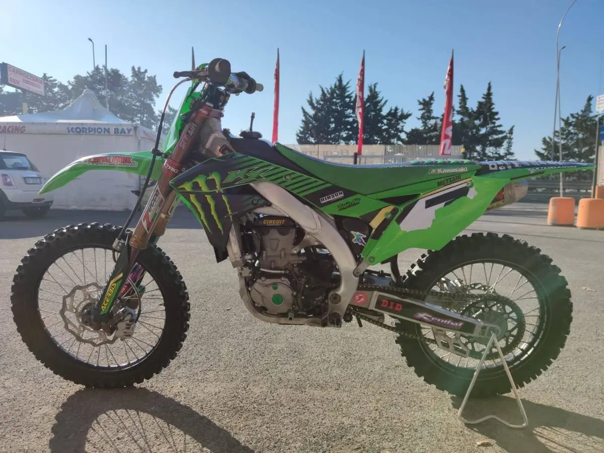 Kawasaki KX450F (2016) (3)