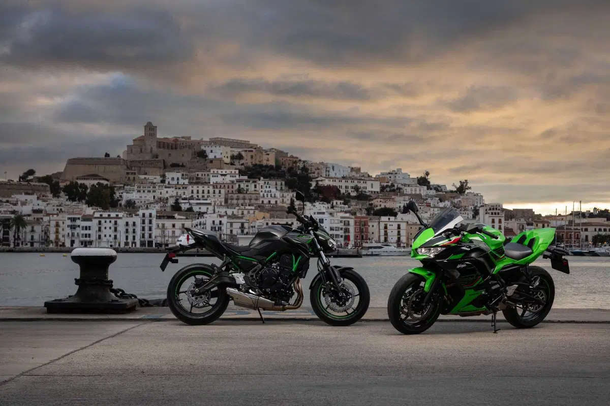 Nuda o carenata? Doppio test Kawasaki Z650 e Ninja 650 2023 [VIDEO] (3)