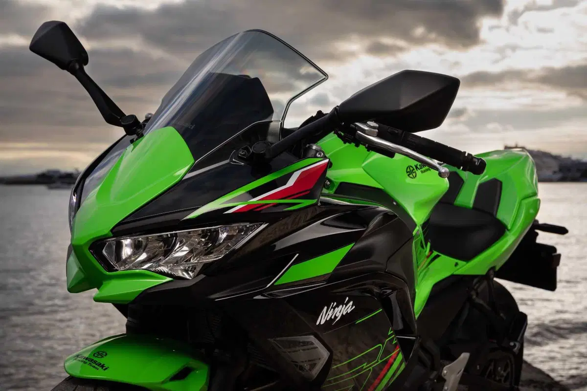 Nuda o carenata? Doppio test Kawasaki Z650 e Ninja 650 2023 [VIDEO] (27)