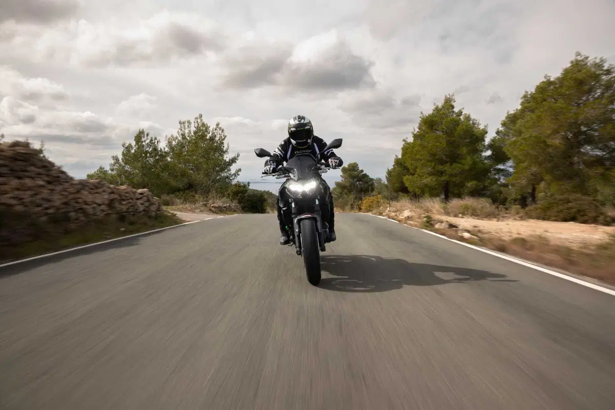 Nuda o carenata? Doppio test Kawasaki Z650 e Ninja 650 2023 [VIDEO] (36)
