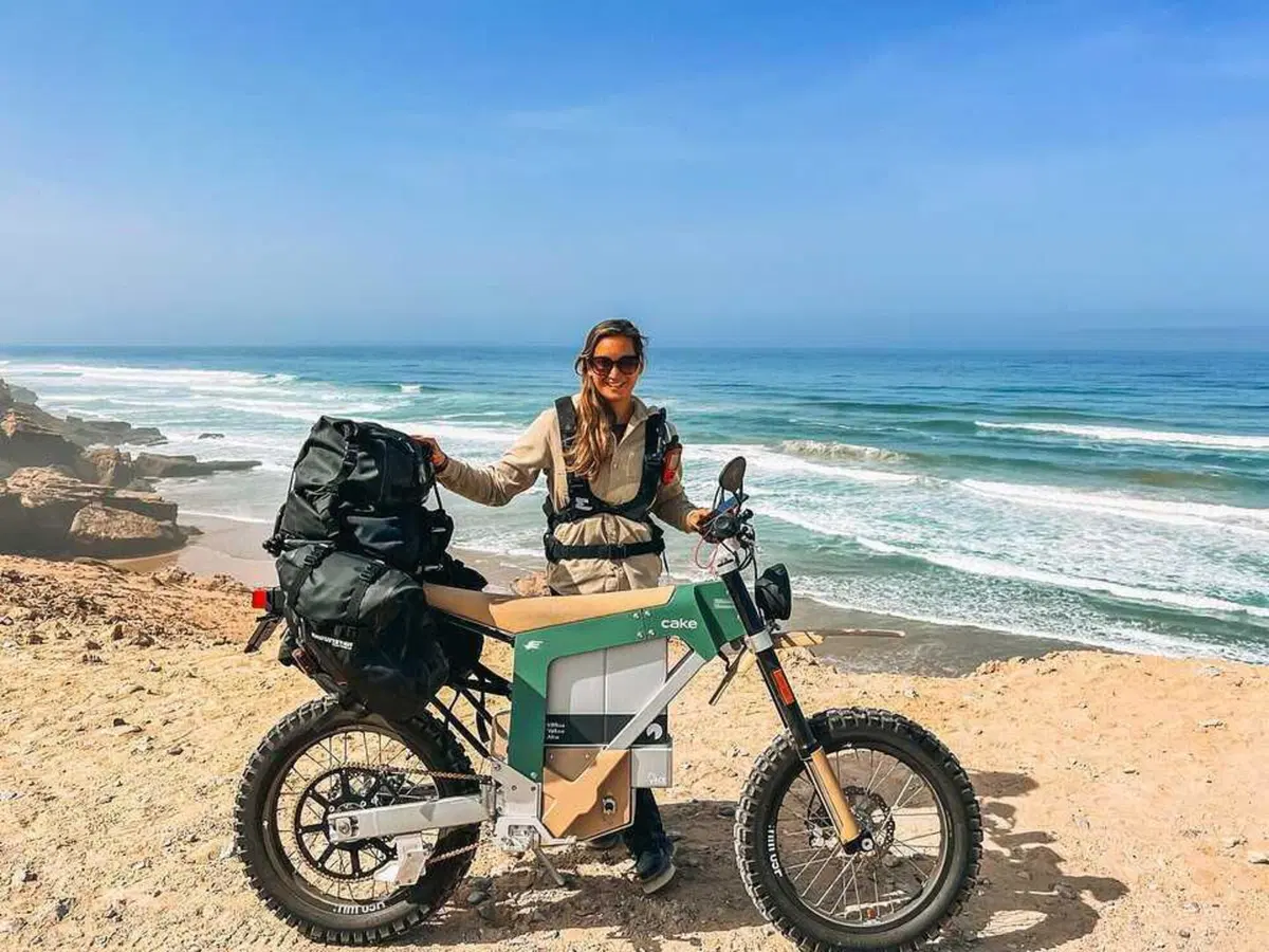 Completata la prima traversata del continente africano su una moto elettrica senza assistenza (2)