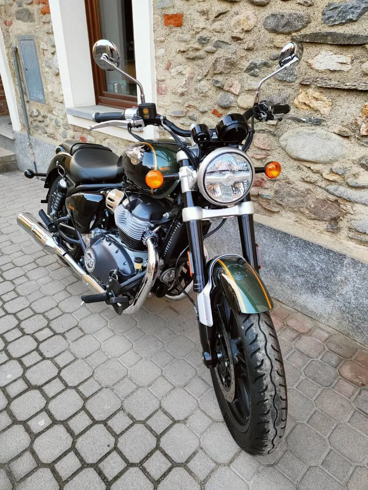 Royal Enfield Super Meteor 650 (2023 - 26) (3)