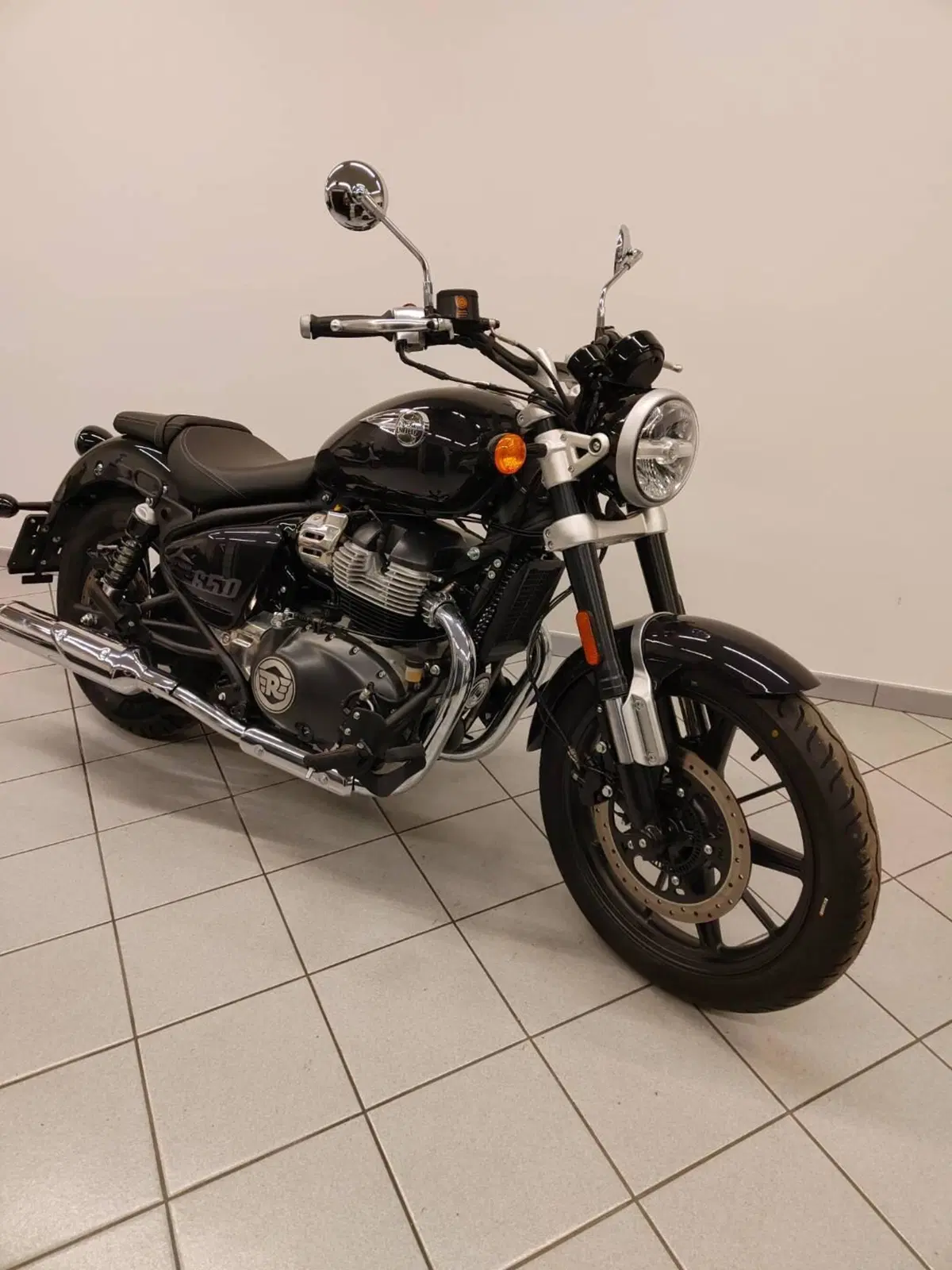 Royal Enfield Super Meteor 650 (2023 - 26) (3)