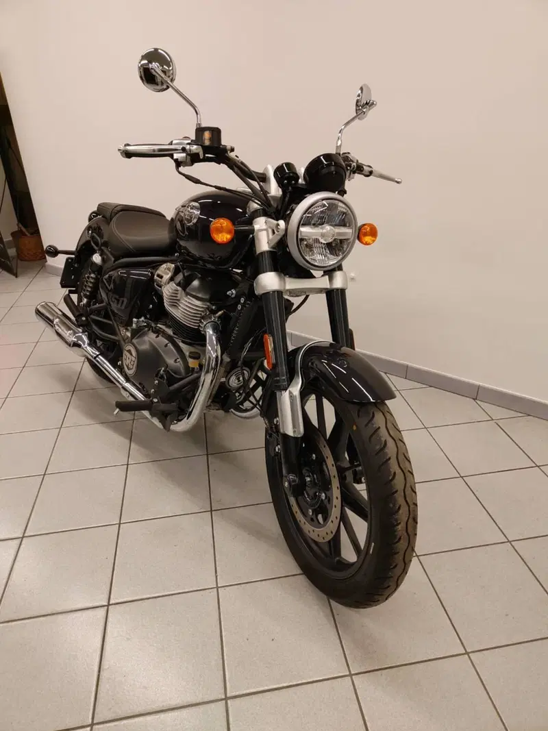 Royal Enfield Super Meteor 650 (2023 - 26) (4)